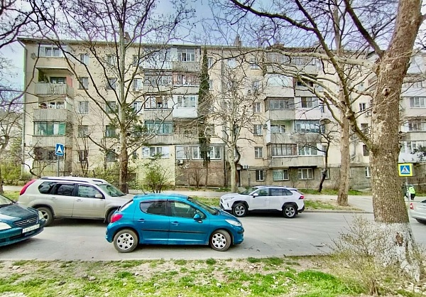 1-комнатная квартира 33 м2 на 1/5 этаже, Гагаринский район, ул. Репина, 24