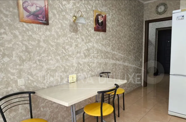1-к. квартира 42 м2 на 4/10 этаже, Ленинский район, ул. Пожарова, 20/1
