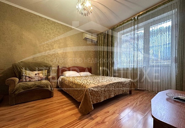 Гостевые номера 20 м2 на 3/3 этаже, Балаклавский район, ул. Кирова, 35