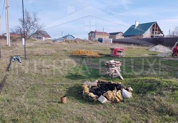 2-х этажный дом 70 м2 на участке 4 сотки в -Югрыба, Балаклавский район