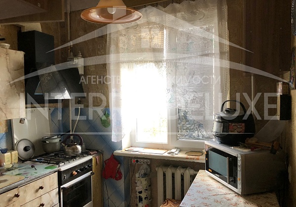 2- комнатная квартира 42 м2, на 3/5 этаже дома в г. Севастополь, Ленинский район, пр-кт Генерала Острякова.
