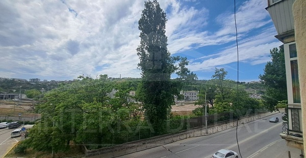 Комната 13,7 м2, на 3/5 этаже дома, г. Севастополь, Нахимовский район, ул.  Героев Севастополя