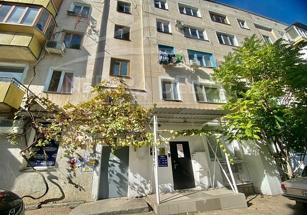 3-х комнатная квартира 65 м2 на 4/5 этаже в г. Севастополь, пр-т Генерала Острякова
