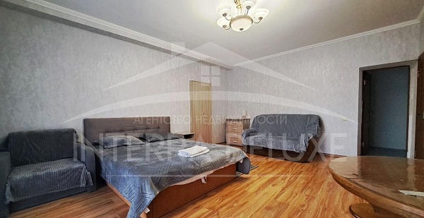 Гостевые номера 20 м2 на 3/3 этаже, Балаклавский район, ул. Кирова, 35