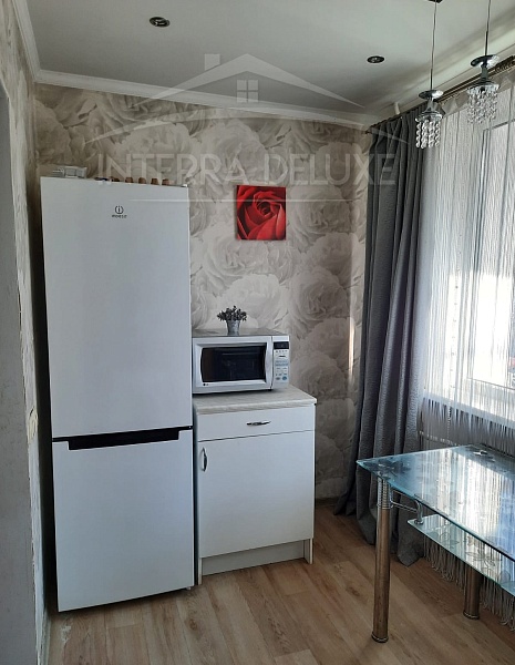 1-комнатная квартира 45,8 м2, на 1/5 этаже. Расположена в г. Севастополь, Ленинский р-н, ул. Хрусталёва