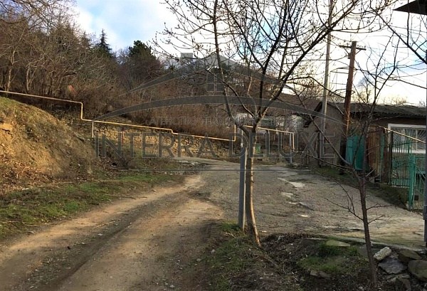 Уч.: 8 соток (ИЖС), микрорайон Васильевка, г. Ялта, ул. Субхи