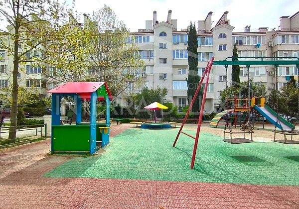 1-комнатная квартира 42,7 м2 на 4/5 этаже, Гагаринский район, пр-кт Античный,18