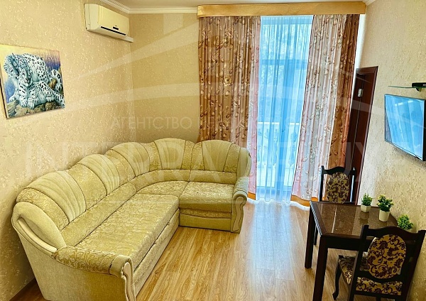 Гостевой дом 1050 м2, Нахимовский район, ул. Челюскинцев