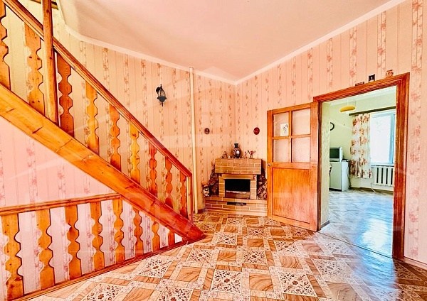 2х-этажный дом, 177 м2 на 12.5 сотках ИЖС, р-н Бахчисарайский, с. Долинное, ул. Садовая, д. 30
