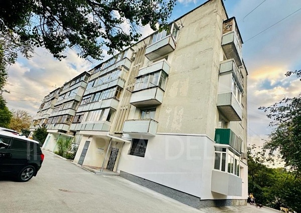 2х-комнатная квартира 56.5 м2 на 3/5 этаже, Ленинский район, ул. Каштановая